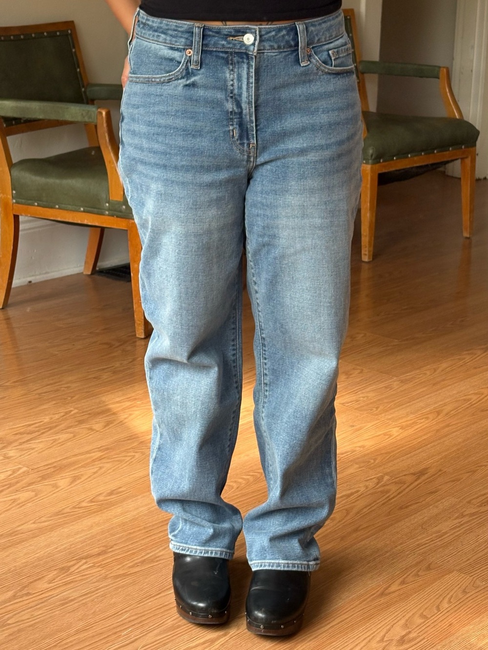 Old Navy High-Rise Loose Jeans in Light Blue Wash